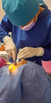 un medico dentista cerca de ti